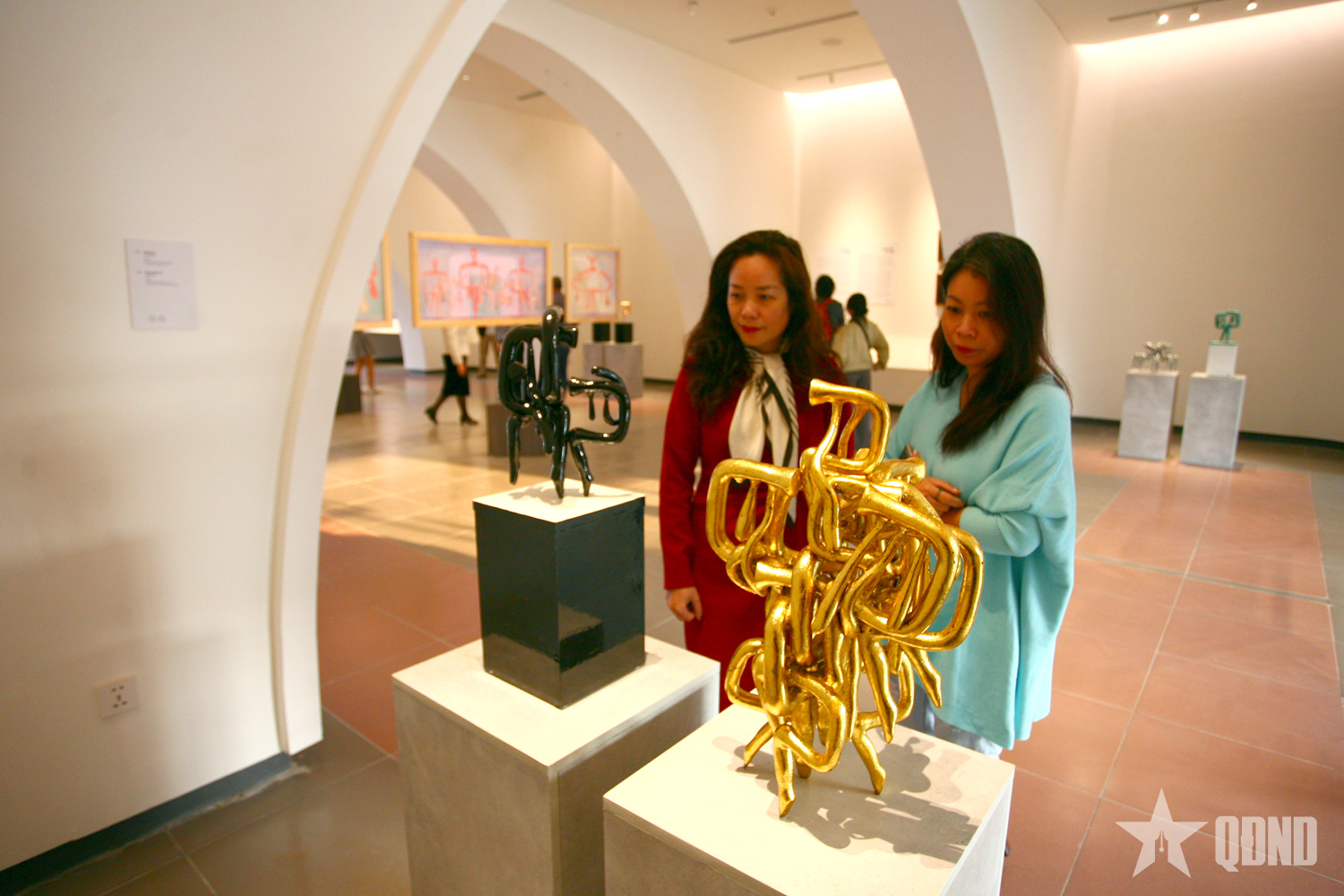 Khai mạc triển lãm mỹ thuật “Dẫn tượng” của nghệ sĩ Vũ Hiệp